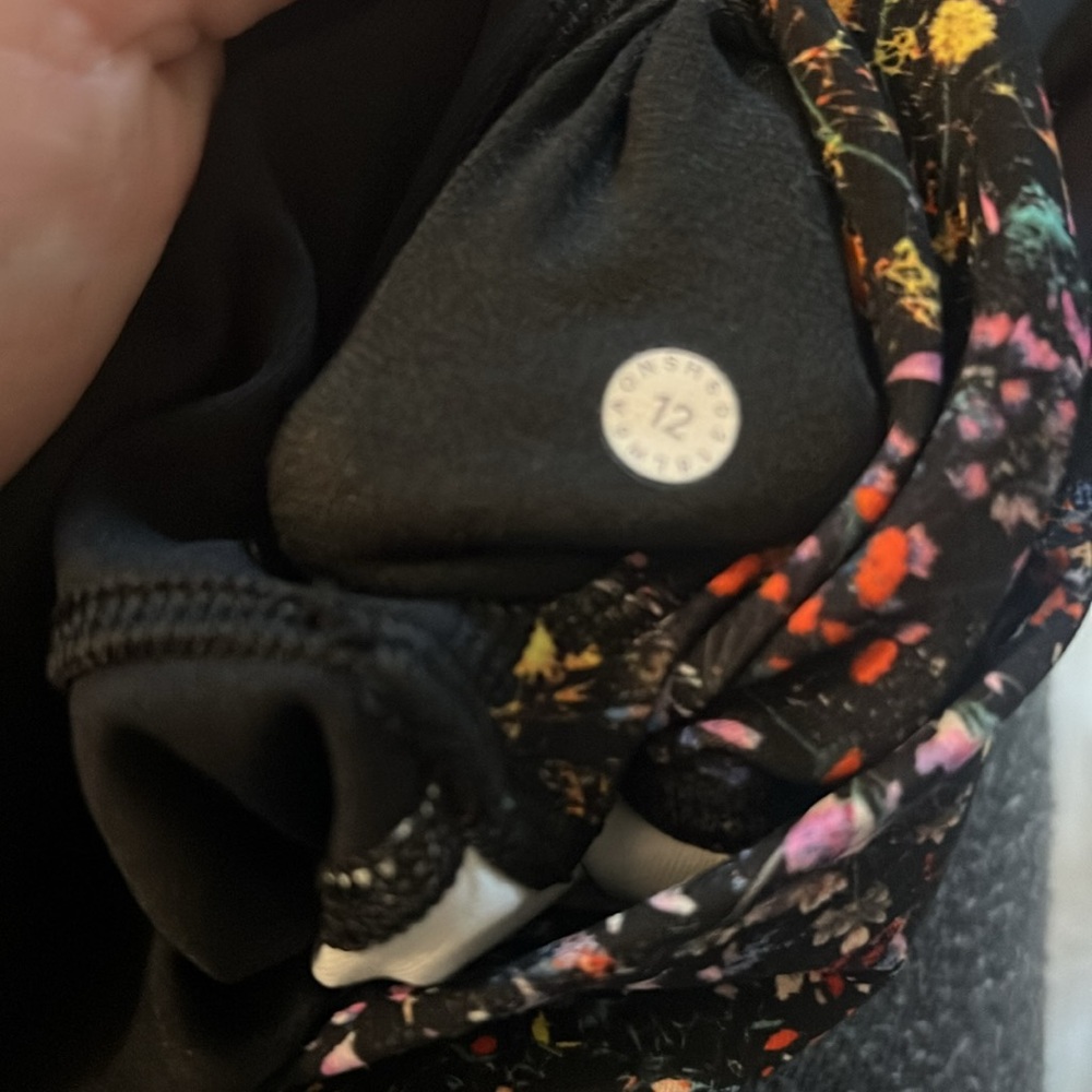 Lululemon Wunder Under Luxteme Black Flowerscent High Rise Crop Leggings - Picture 6 of 6